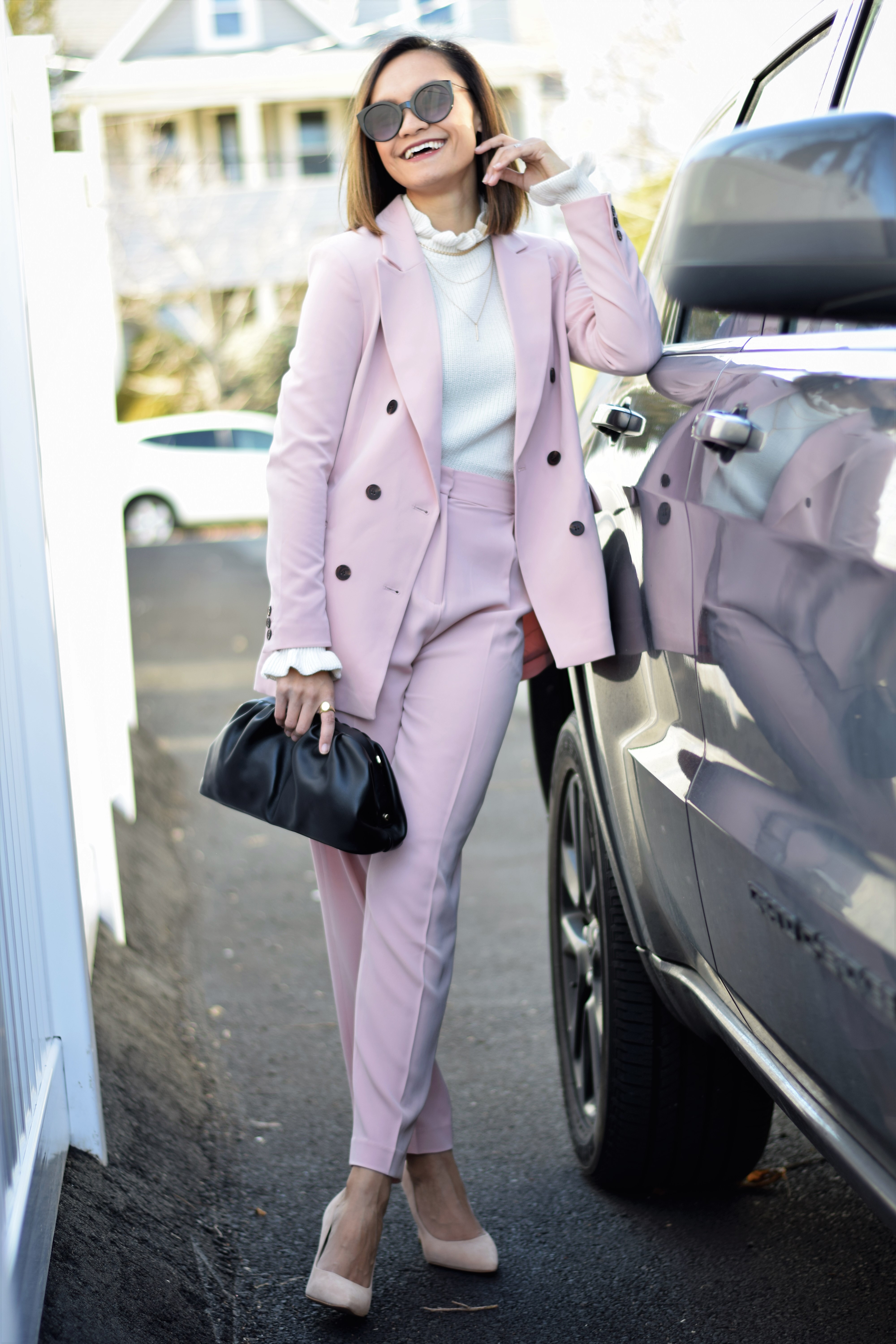 pinksuit_2021april_1