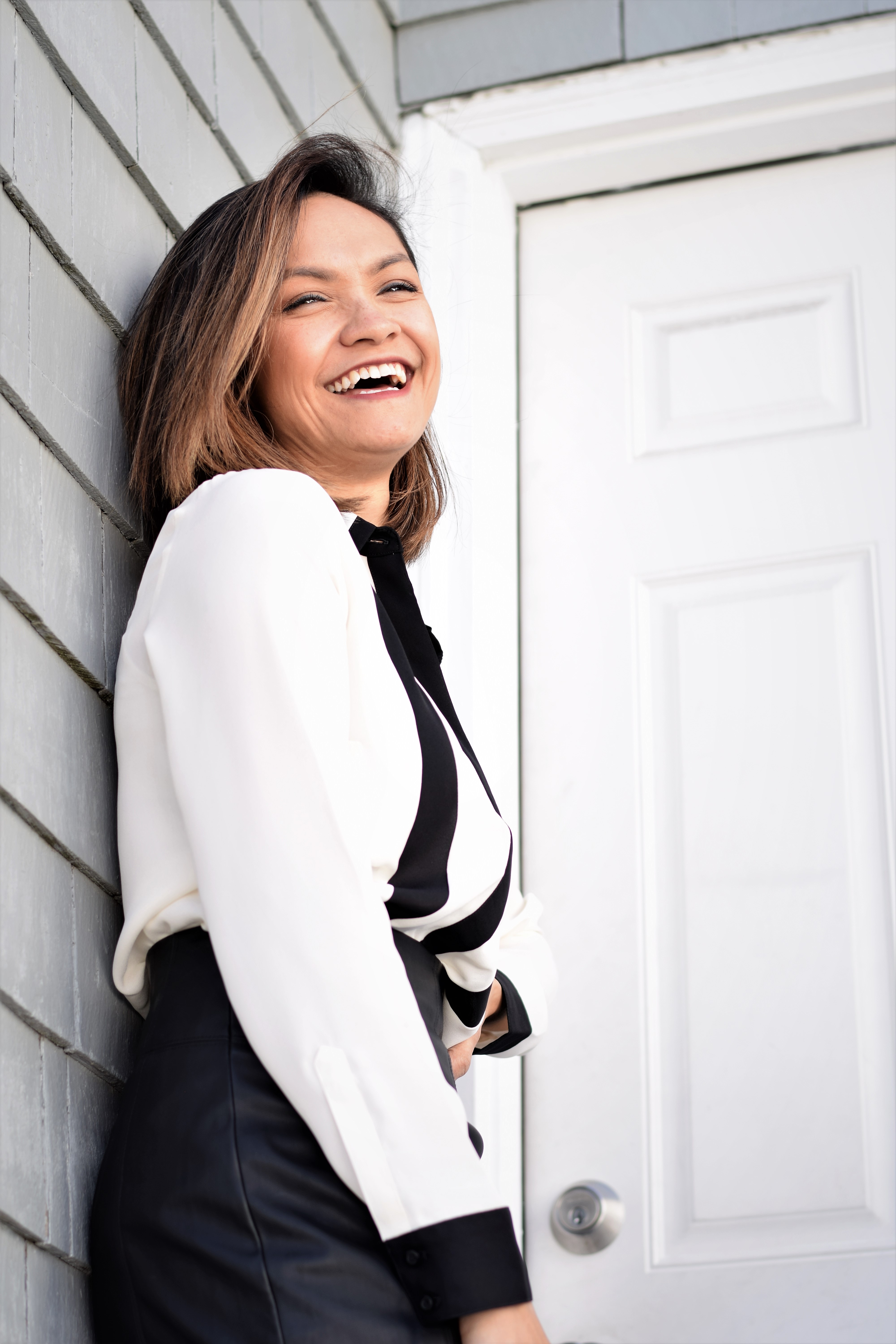 BlkWhiteBlouse_2021_April_7